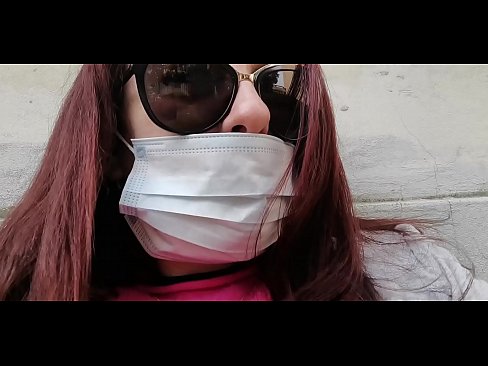 ❤️ Η Νικολέτα εκδικείται τον γείτονά της και κατουράει στο γκαράζ του (Ειδικό Covid19 Ιταλική καραντίνα) ️ Πορνό βίντεο ❤