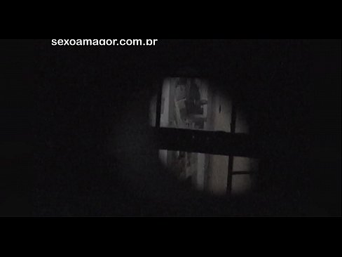 ❤️ Ξανθιά κοπέλα βιντεοσκοπήθηκε κρυφά από ηδονοβλεψία της γειτονιάς κρυμμένο πίσω από κούφια τούβλα ️ Πορνό βίντεο ❤